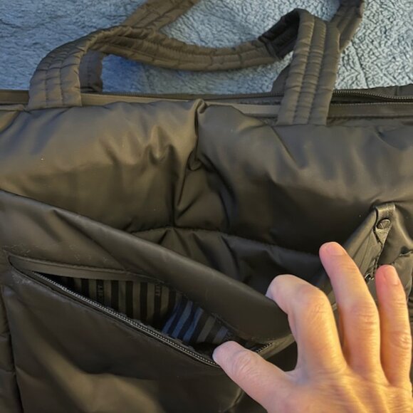 Victoria Secret Quilted Puffer Tote Bag New Without Tags - Picture 3 of 6